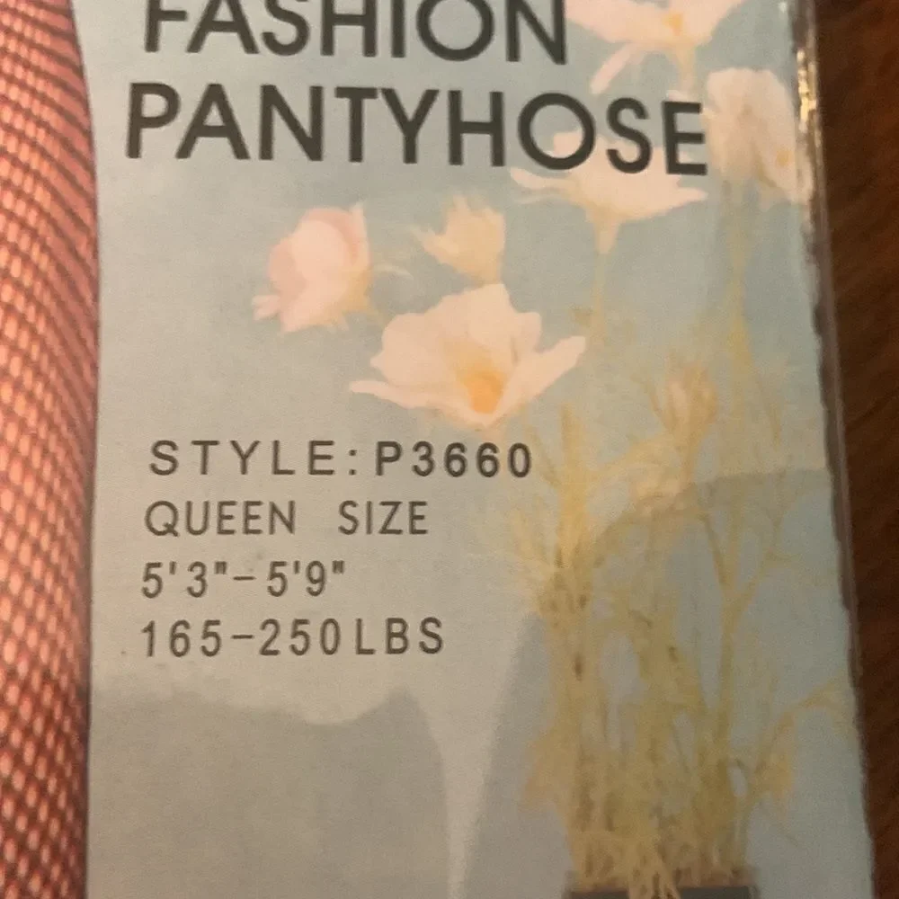 NIP Sophia fishnet fashion pantyhose in white Queen size 5’3-5’9 165-250